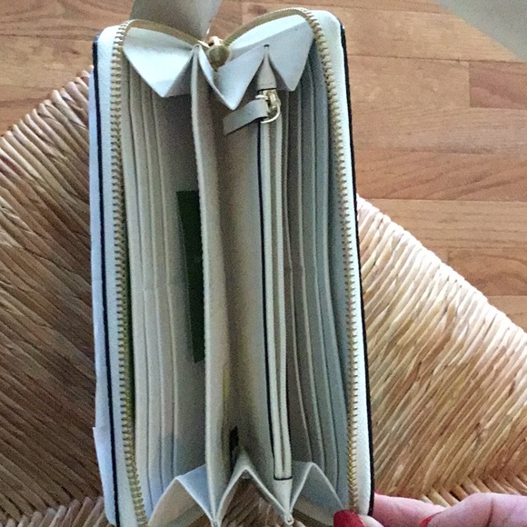 Wallet - Picture 3 of 4